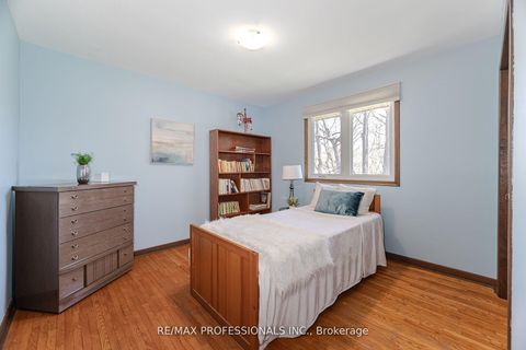 Photo 20 at 9 Wingrove Hill, City Centre West, Toronto