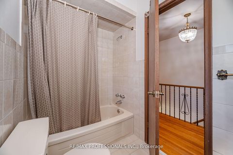 Photo 25 at 9 Wingrove Hill, City Centre West, Toronto