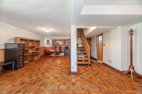Photo 26 at 9 Wingrove Hill, City Centre West, Toronto