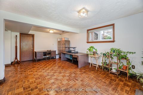 Photo 27 at 9 Wingrove Hill, City Centre West, Toronto