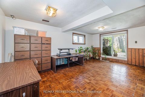 Photo 28 at 9 Wingrove Hill, City Centre West, Toronto