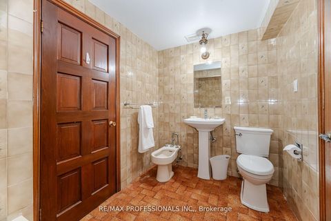 Photo 31 at 9 Wingrove Hill, City Centre West, Toronto