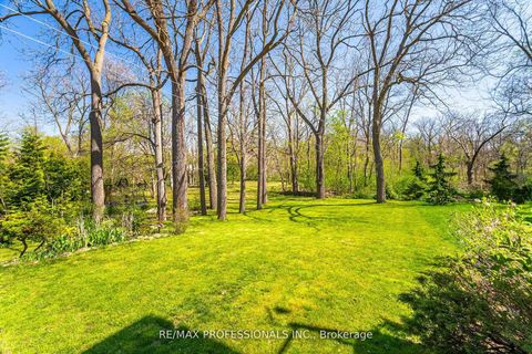 Photo 38 at 9 Wingrove Hill, City Centre West, Toronto