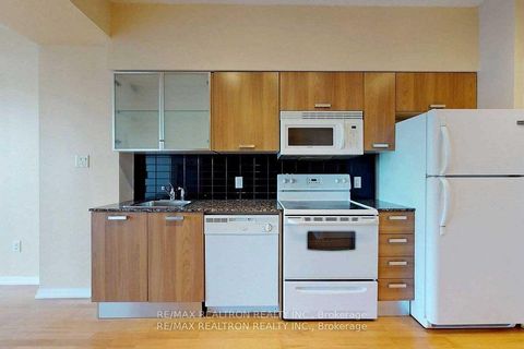 Photo 2 at 3809 - 38 Grenville Street, Bay Street Corridor, Toronto