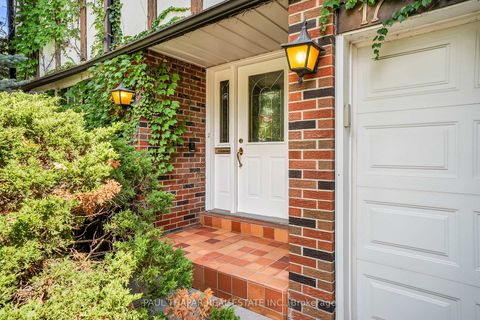 Photo 2 at 17 Dolan Gate, Don Valley Village, Toronto