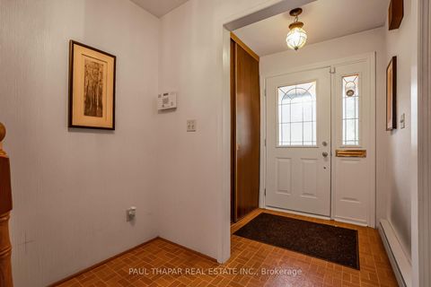 Photo 3 at 17 Dolan Gate, Don Valley Village, Toronto
