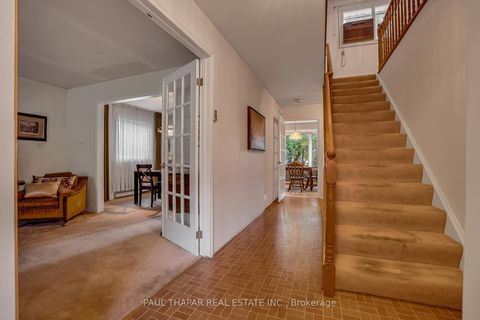 Photo 4 at 17 Dolan Gate, Don Valley Village, Toronto