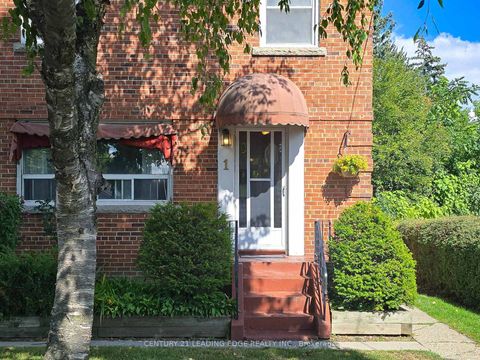 Photo 4 at 1 Faulkland Road, Birchmount, Toronto