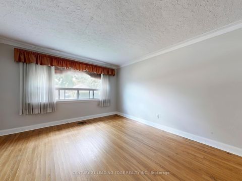 Photo 7 at 1 Faulkland Road, Birchmount, Toronto
