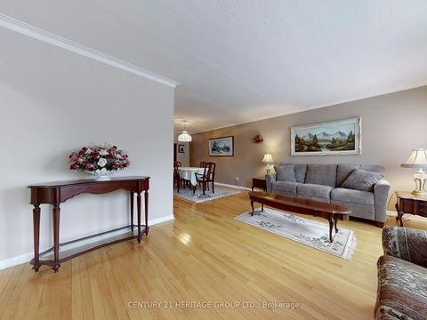 Photo 3 at 45 Reiber Crescent, Steeles, Toronto