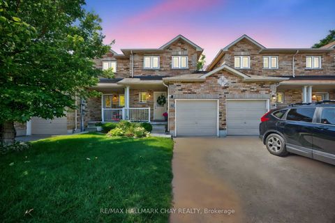 Photo 1 at 51 - 37 Southwoods Crescent, Holly, Barrie