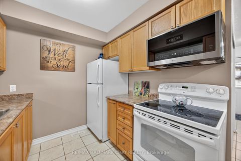 Photo 10 at 51 - 37 Southwoods Crescent, Holly, Barrie