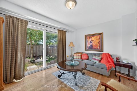 Photo 13 at 51 - 37 Southwoods Crescent, Holly, Barrie