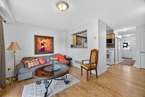 Photo 16 at 51 - 37 Southwoods Crescent, Holly, Barrie