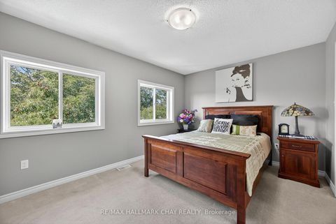 Photo 19 at 51 - 37 Southwoods Crescent, Holly, Barrie
