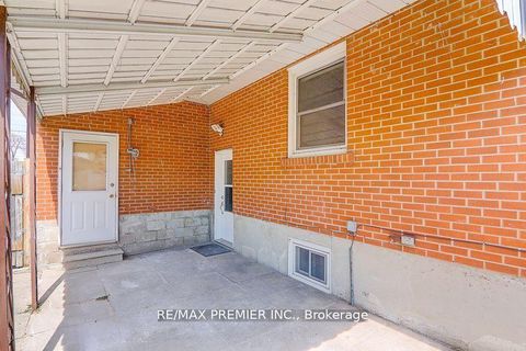 Photo 4 at 42 Wilmont Drive, Black Creek, Toronto