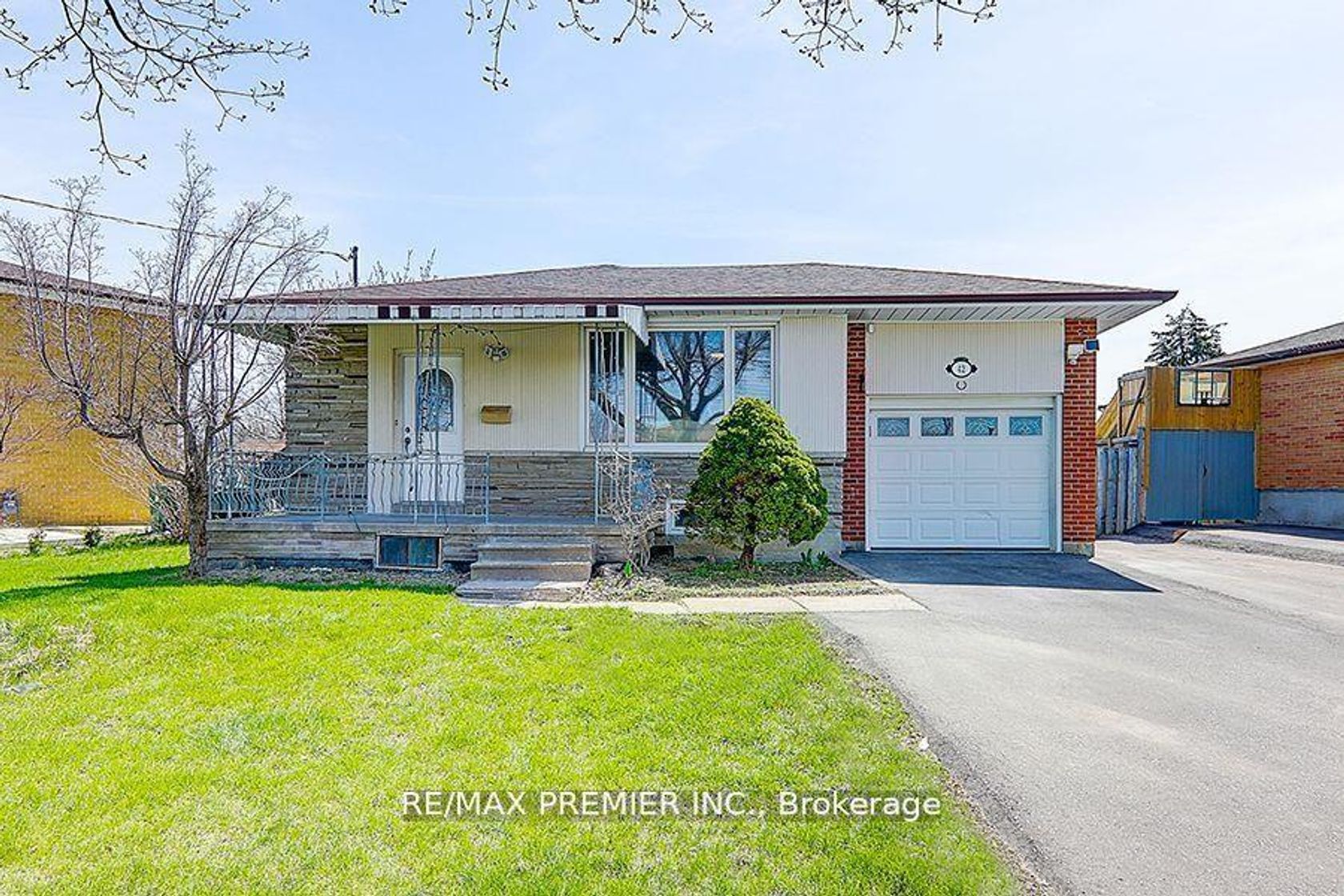 42 Wilmont Drive, Black Creek, Toronto 