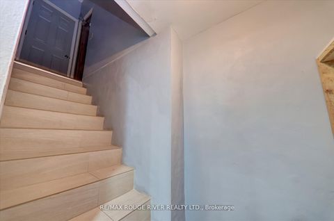 Photo 32 at 23 Jackman Crescent, West Woodbridge, Vaughan