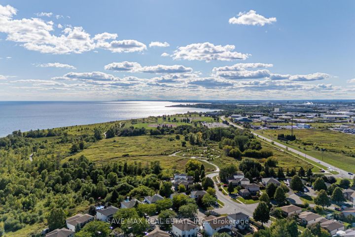 Photo 2 at 1058 Renaissance Drive, Lakeview, Oshawa