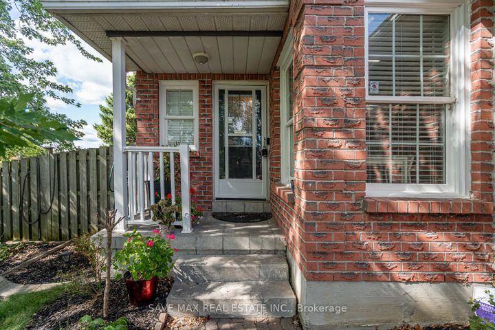 Photo 4 at 1058 Renaissance Drive, Lakeview, Oshawa