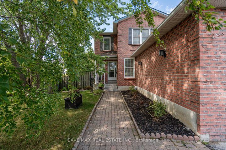Photo 5 at 1058 Renaissance Drive, Lakeview, Oshawa