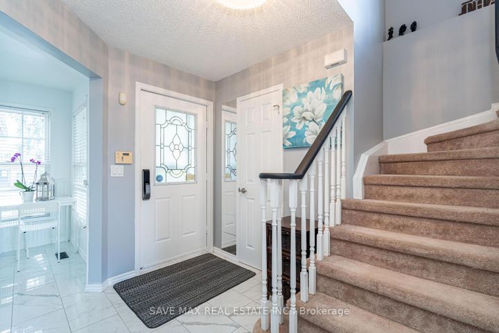 Photo 7 at 1058 Renaissance Drive, Lakeview, Oshawa