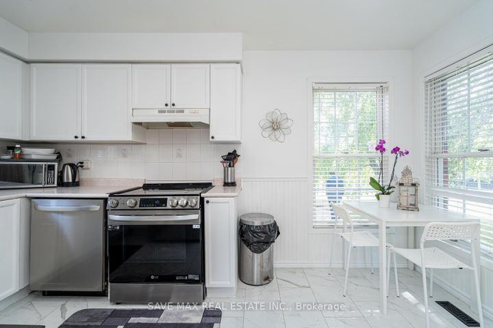 Photo 9 at 1058 Renaissance Drive, Lakeview, Oshawa