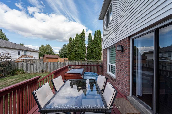 Photo 18 at 1058 Renaissance Drive, Lakeview, Oshawa