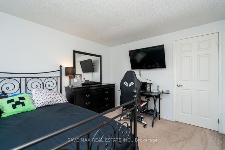 Photo 28 at 1058 Renaissance Drive, Lakeview, Oshawa