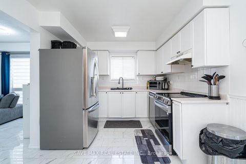 Photo 11 at 1058 Renaissance Drive, Lakeview, Oshawa