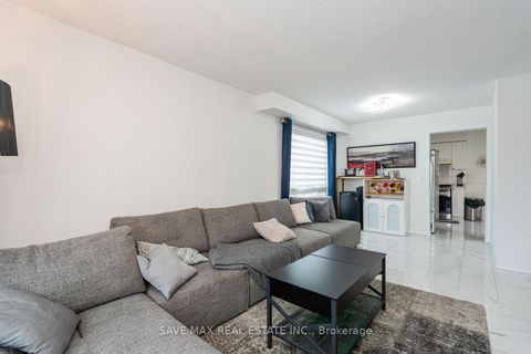 Photo 12 at 1058 Renaissance Drive, Lakeview, Oshawa