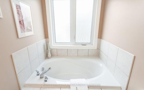 Photo 27 at 4 Skipperhill Crescent, Rouge E11, Toronto