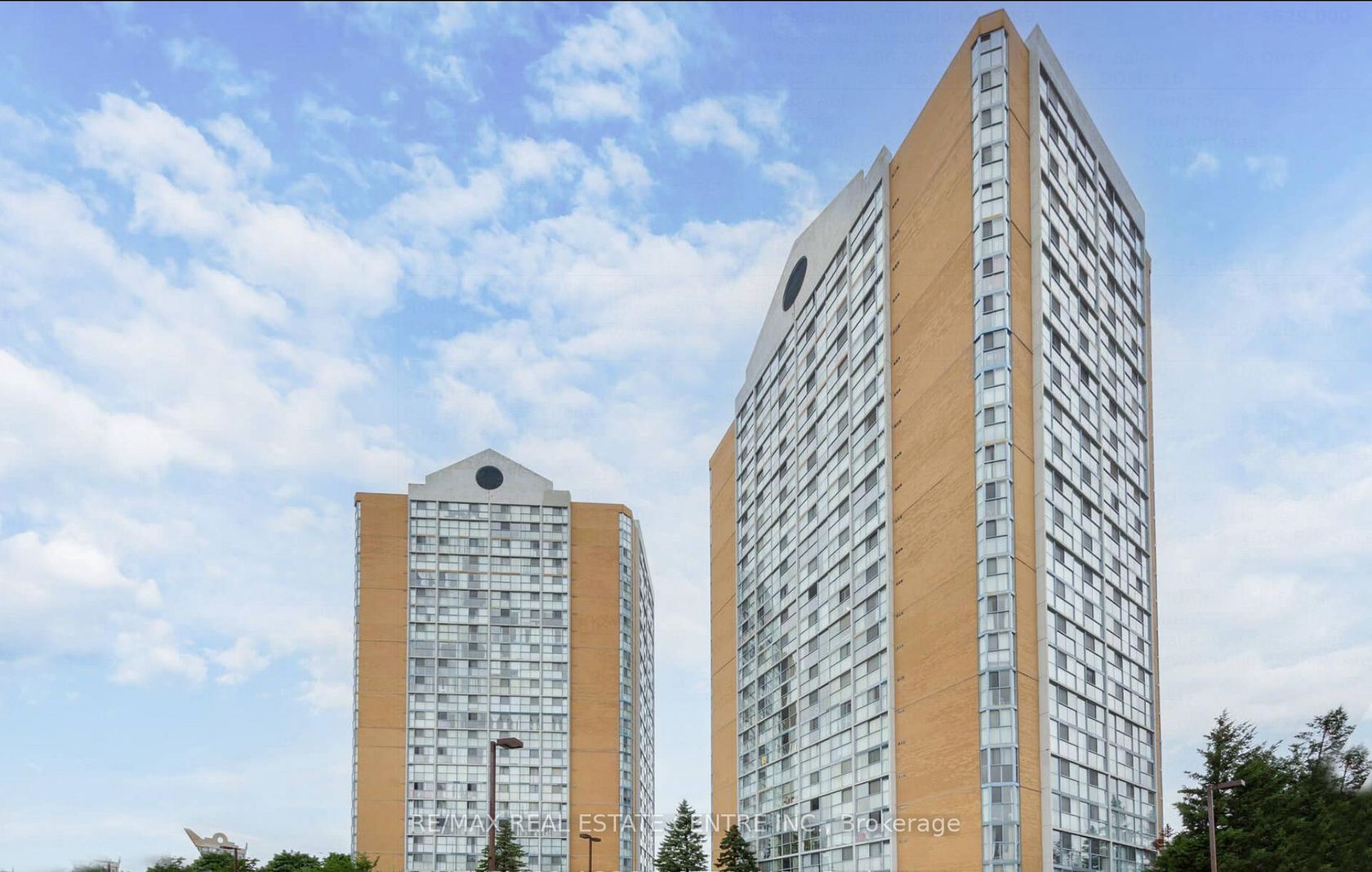 PH5 - 25 Trailwood Drive, Hurontario, Mississauga by Loree Meneguzzi Real Estate PH5 - 25 Trailwood Drive, Hurontario, Mississauga