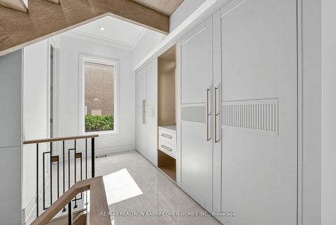 Photo 10 at 35 Foursome Crescent, Windfields, Toronto
