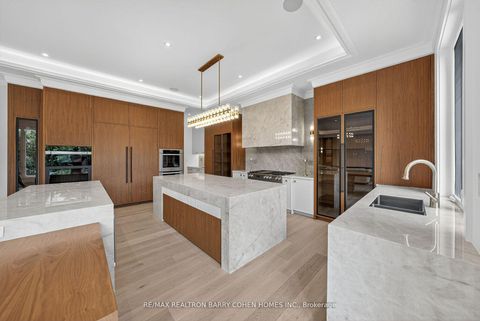 Photo 17 at 35 Foursome Crescent, Windfields, Toronto
