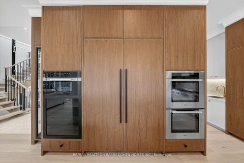 Photo 18 at 35 Foursome Crescent, Windfields, Toronto
