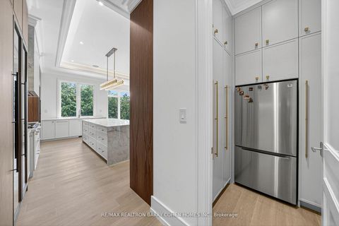 Photo 21 at 35 Foursome Crescent, Windfields, Toronto