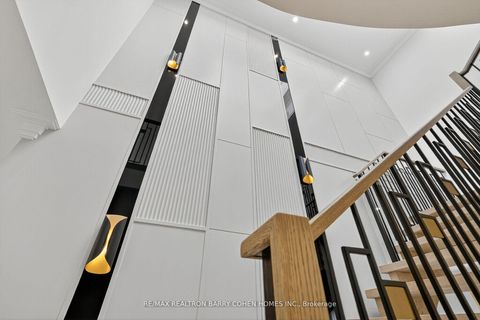 Photo 23 at 35 Foursome Crescent, Windfields, Toronto