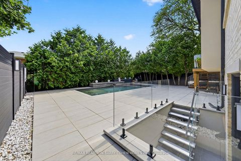 Photo 33 at 35 Foursome Crescent, Windfields, Toronto