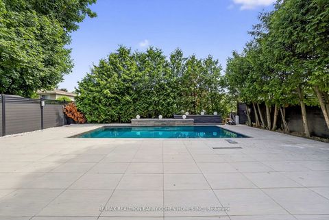 Photo 35 at 35 Foursome Crescent, Windfields, Toronto