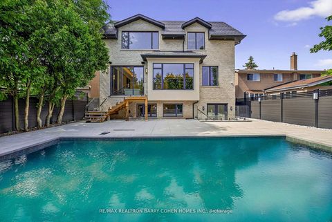 Photo 38 at 35 Foursome Crescent, Windfields, Toronto