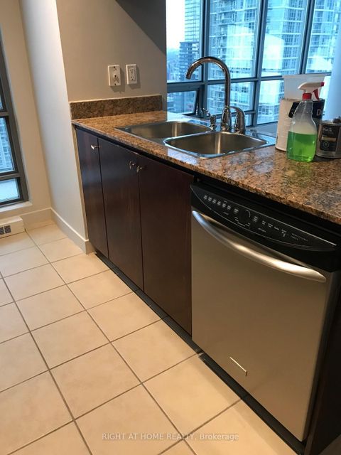 Photo 11 at 3007 - 5 Mariner Terrace, Waterfront Communities C1, Toronto