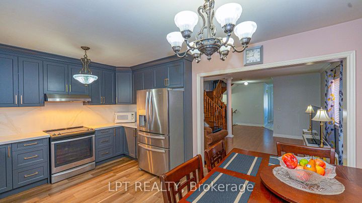 Photo 16 at 78 Dewridge Court, Wellington, Brampton