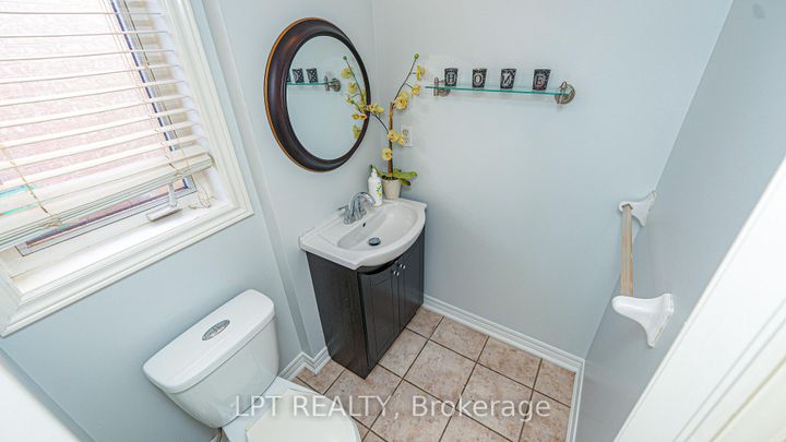 Photo 21 at 78 Dewridge Court, Wellington, Brampton