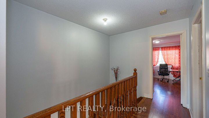 Photo 27 at 78 Dewridge Court, Wellington, Brampton