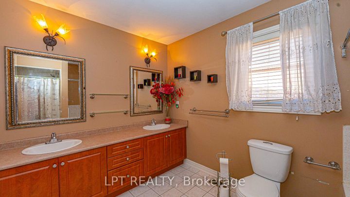 Photo 28 at 78 Dewridge Court, Wellington, Brampton