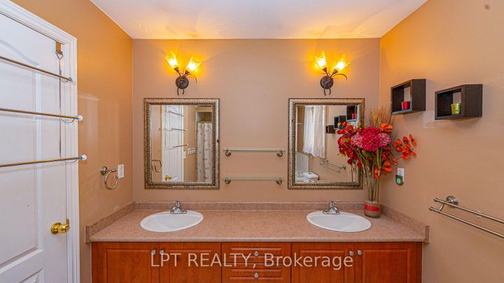 Photo 29 at 78 Dewridge Court, Wellington, Brampton