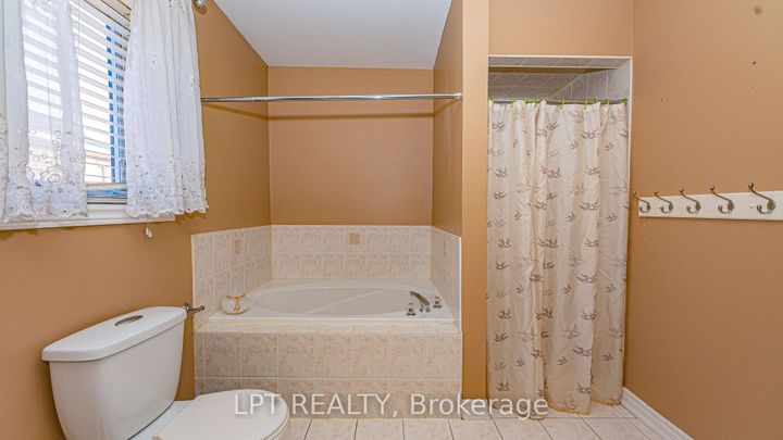 Photo 30 at 78 Dewridge Court, Wellington, Brampton