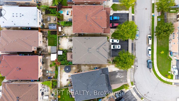 Photo 42 at 78 Dewridge Court, Wellington, Brampton