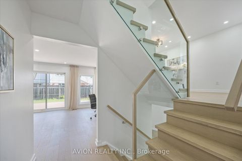 Photo 5 at 1397 Highgate Court, FA Falgarwood, Oakville